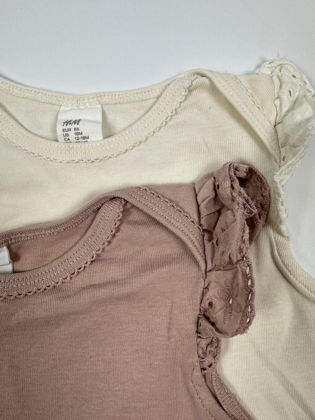 2 Kurzarmbodys von H&M, Gr. 86