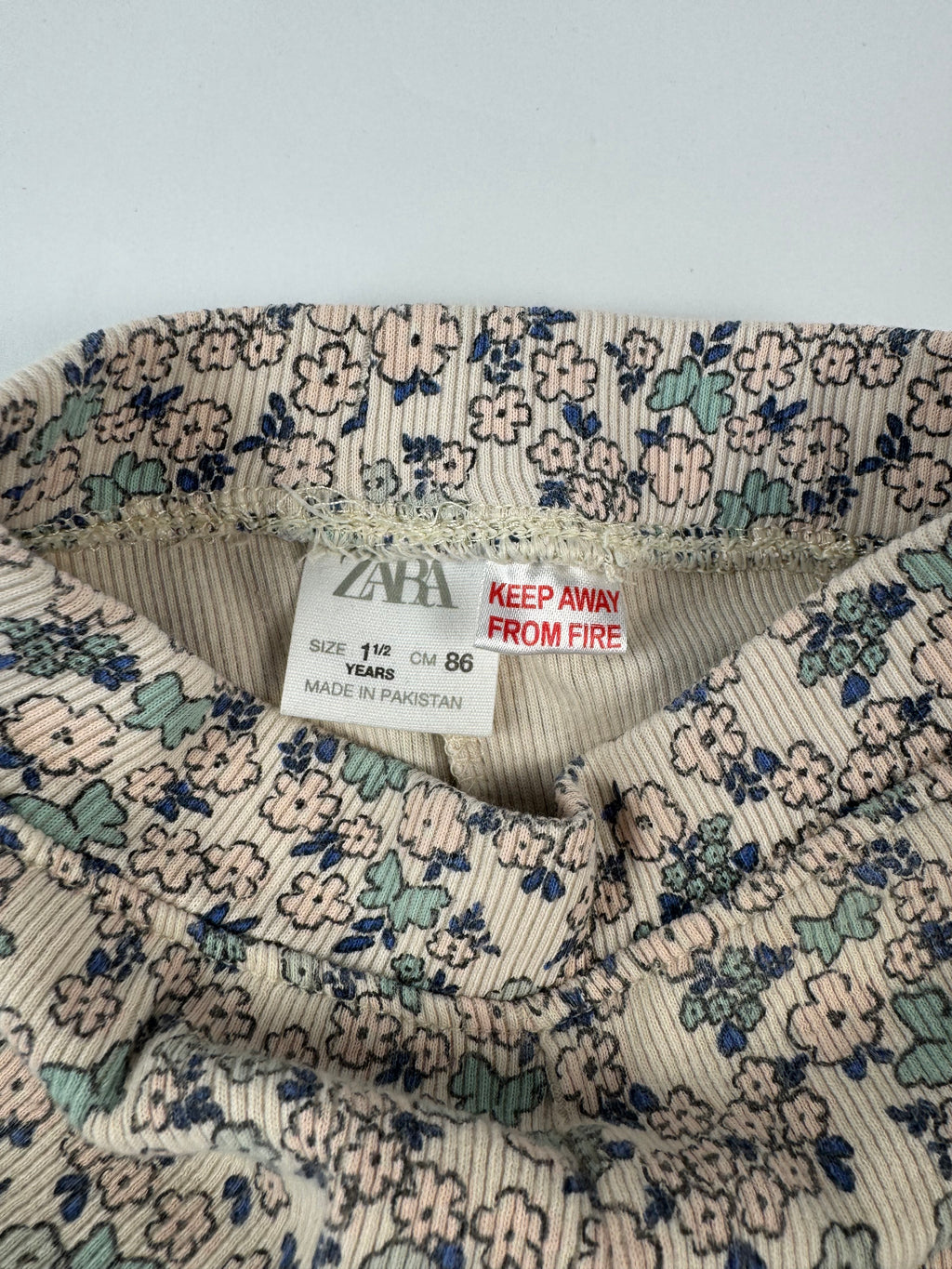 Leggings von Zara Gr. 86