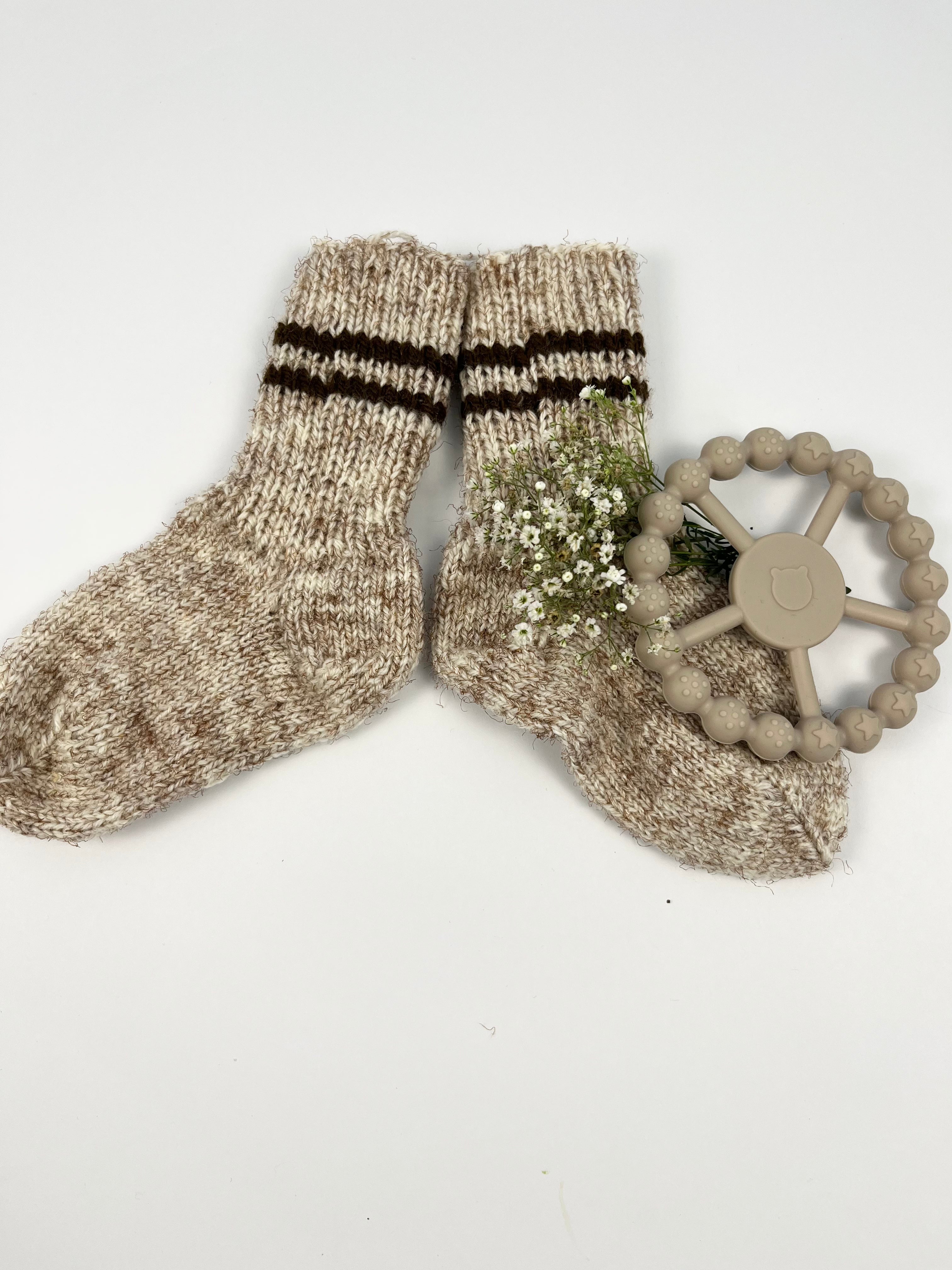 Handgestrickte Wollsocken