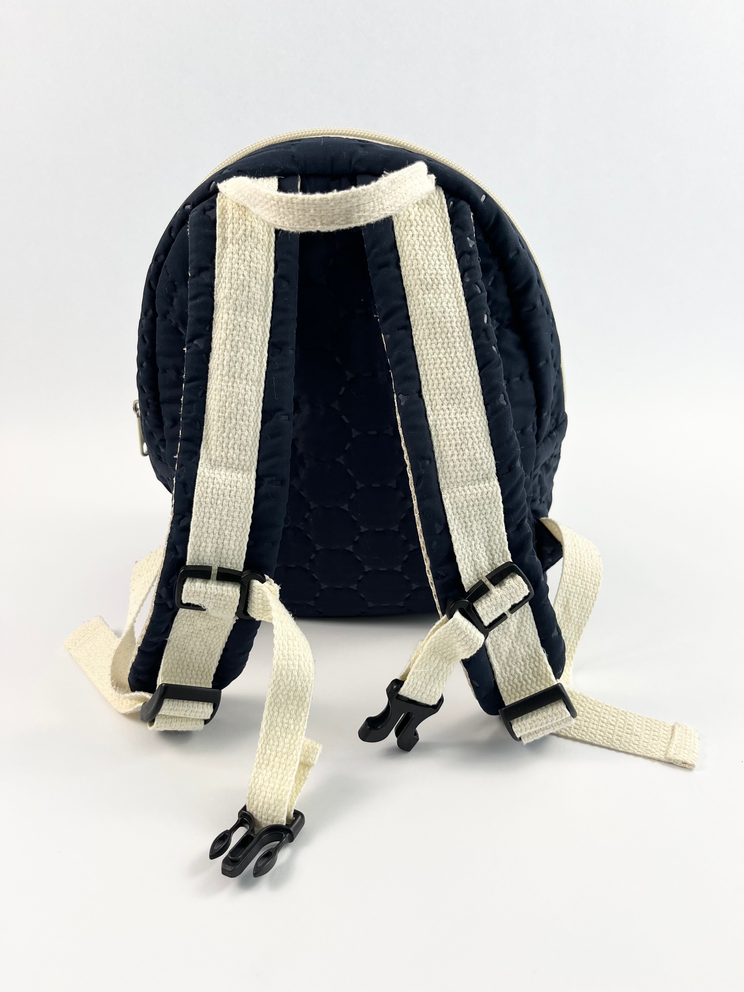 Rucksack mit Bienendetails
