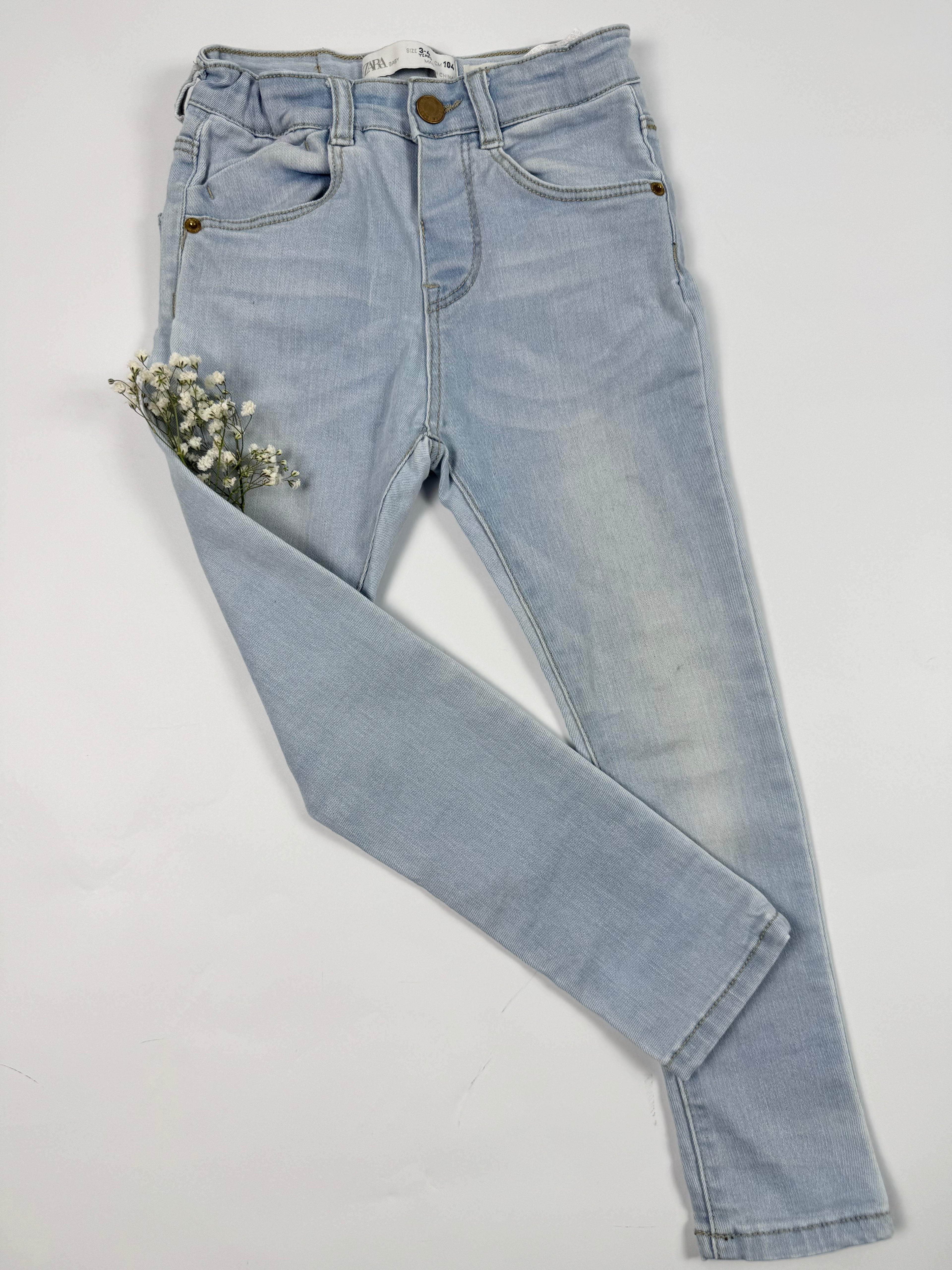 Jeans von Zara, Gr. 104