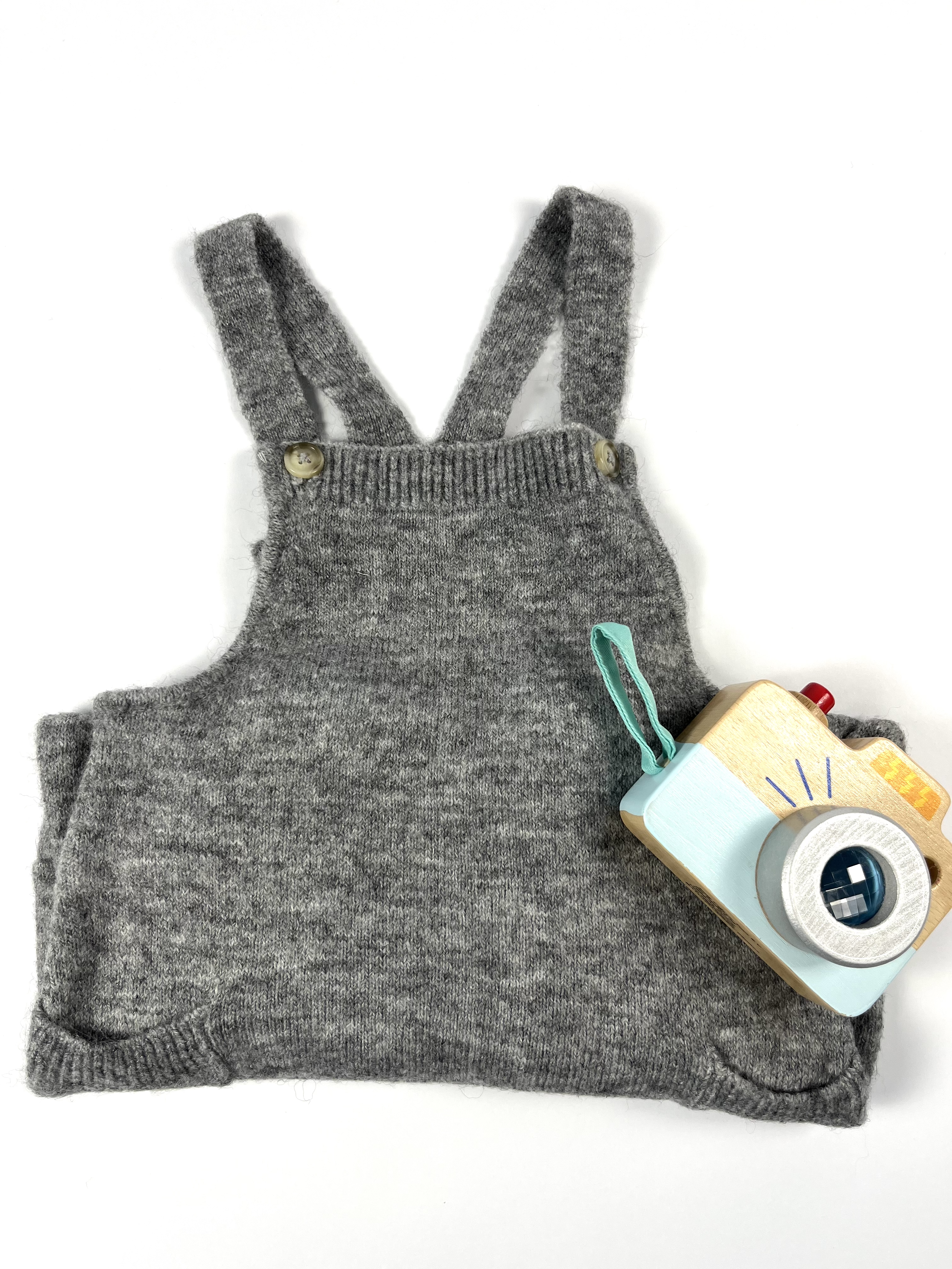 Latzhose von H&M Gr. 98