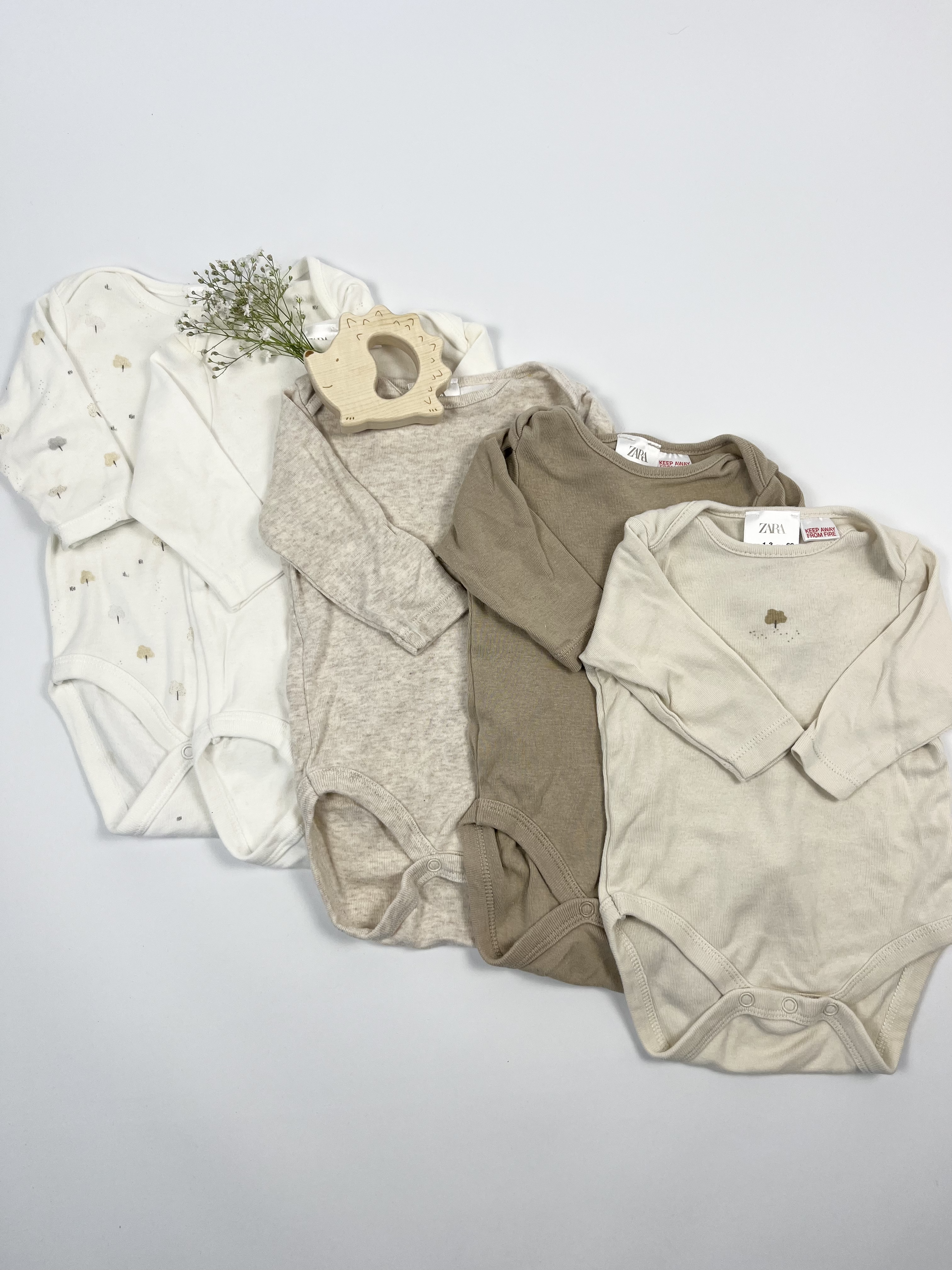 Bodys von Zara, Gr. 62