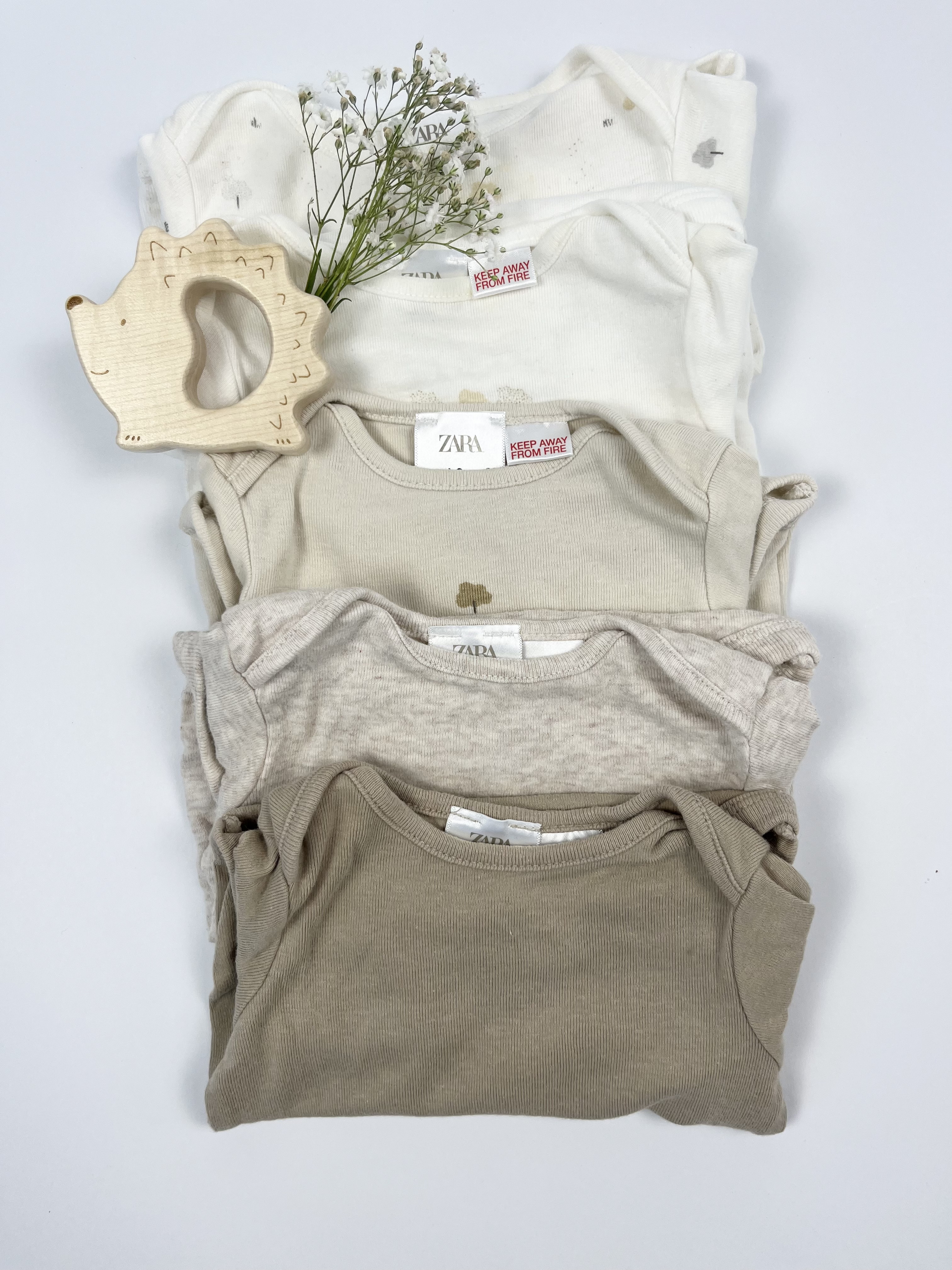 Bodys von Zara, Gr. 62