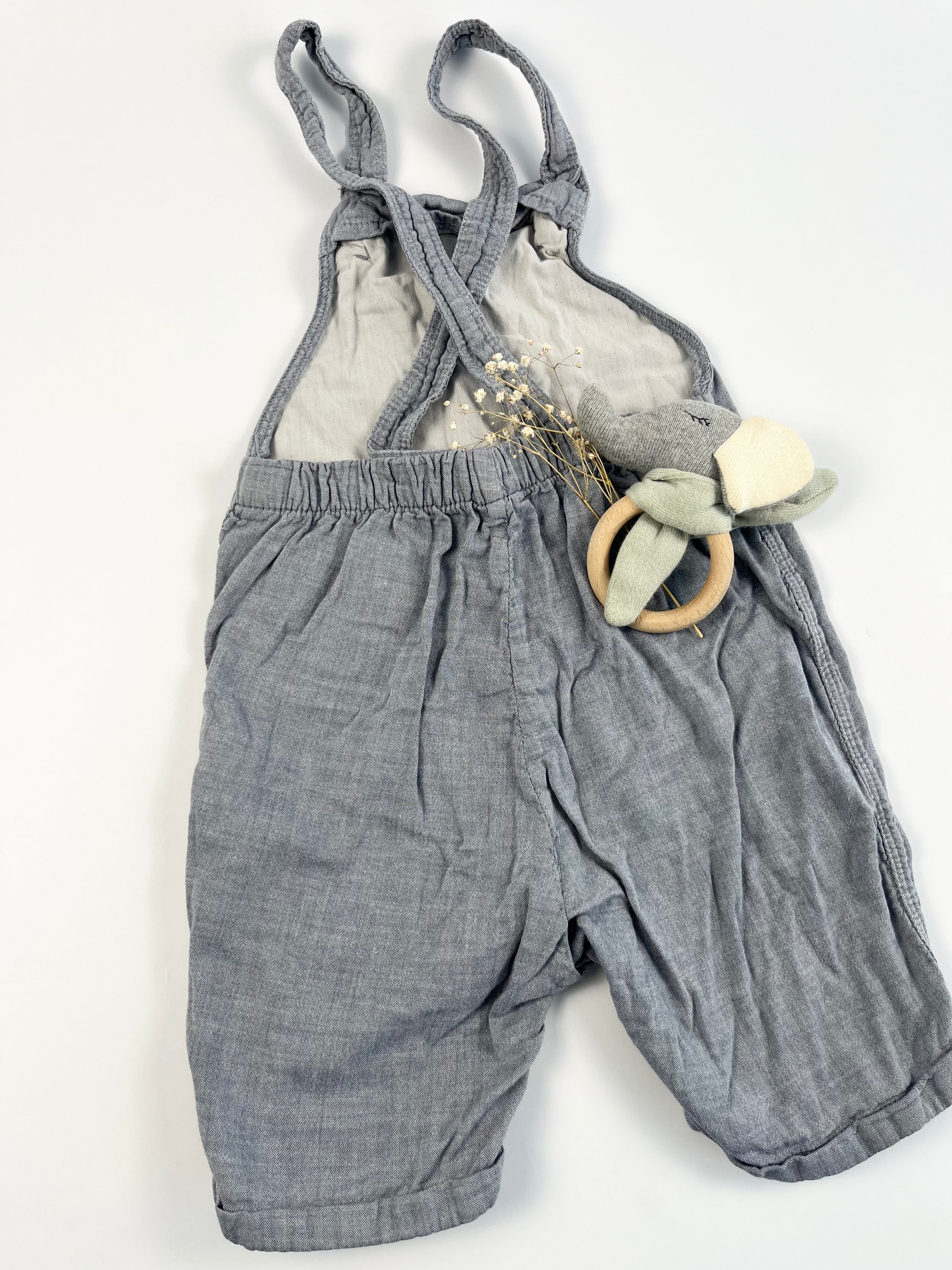 Kurze Latzhose von H&M, Gr. 104