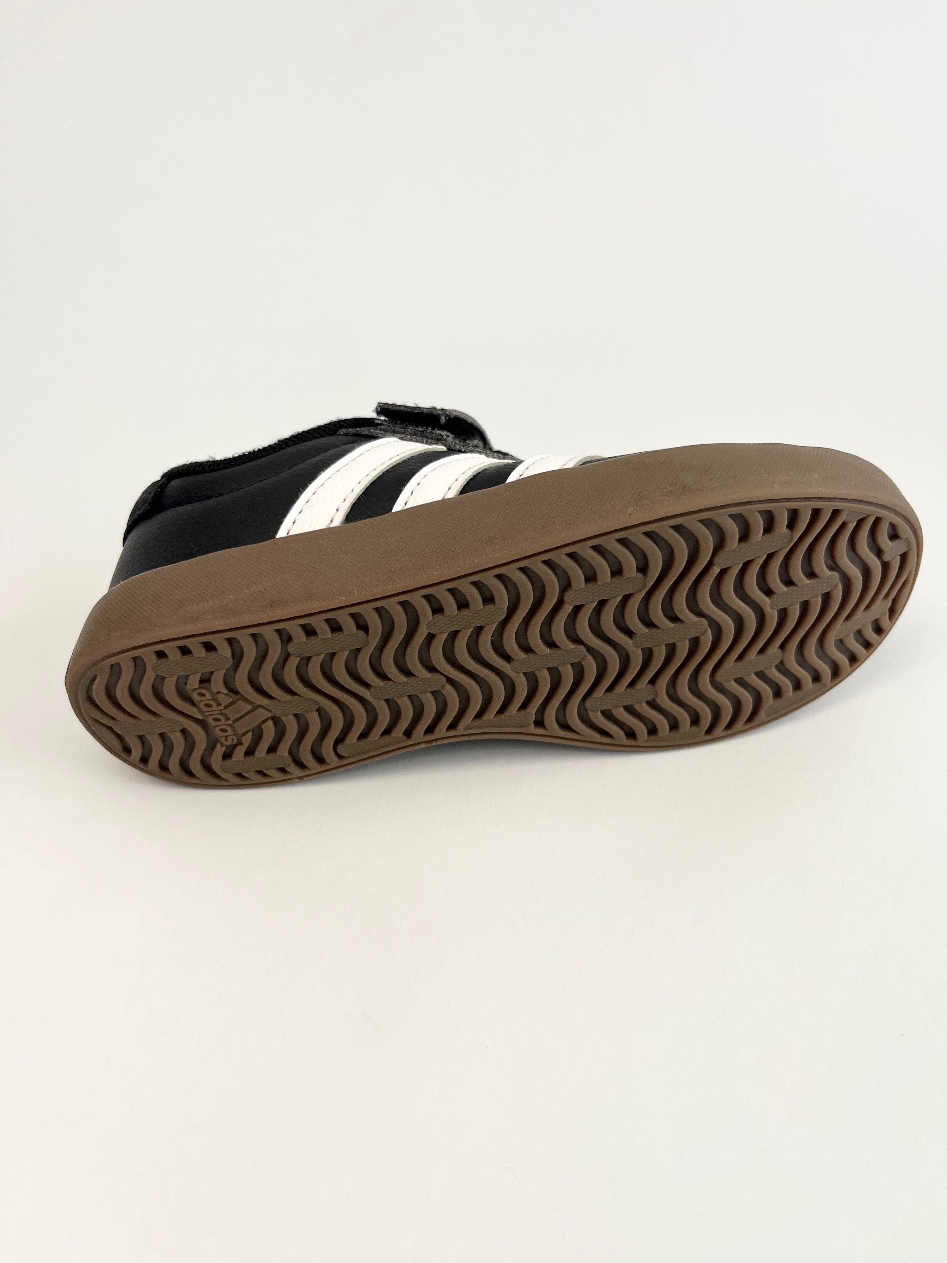 Sneaker von Adidas, Gr. 28